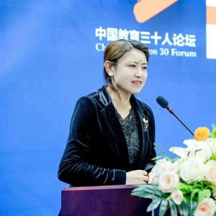 管家婆一和中特,管家婆一與中特，探索智慧管理與中國(guó)特色之路