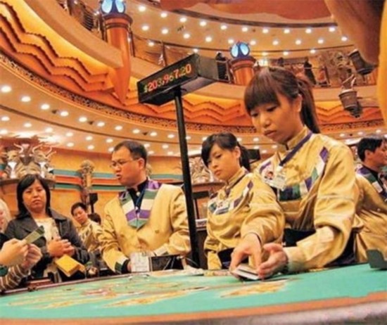 澳門天天開彩大全免費,澳門天天開彩大全免費，揭示背后的違法犯罪問題